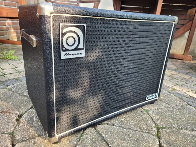 Ampeg SVT-210HE cabinet