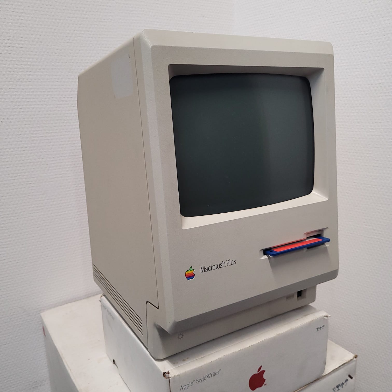 Apple MacIntosh Plus