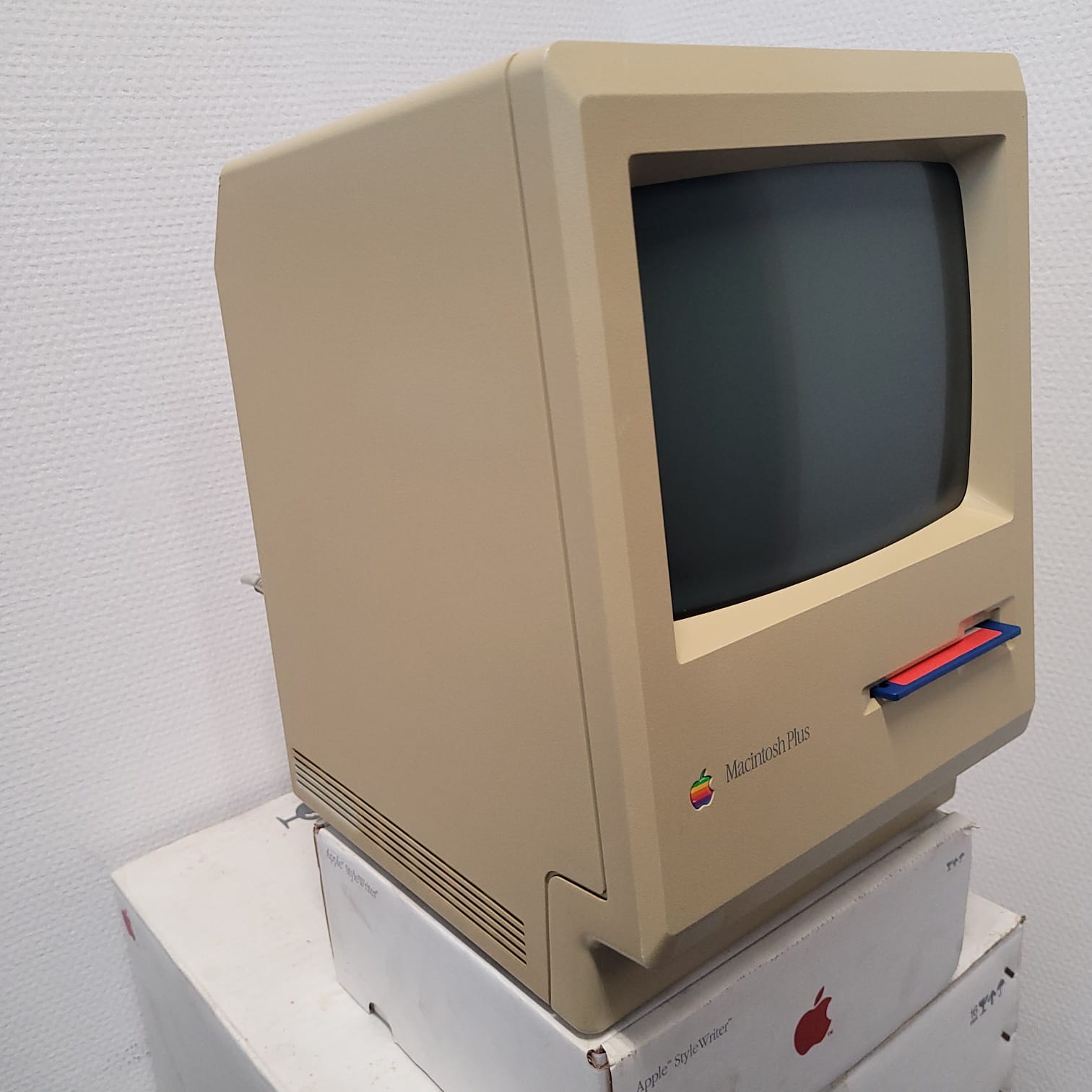 Apple MacIntosh Plus