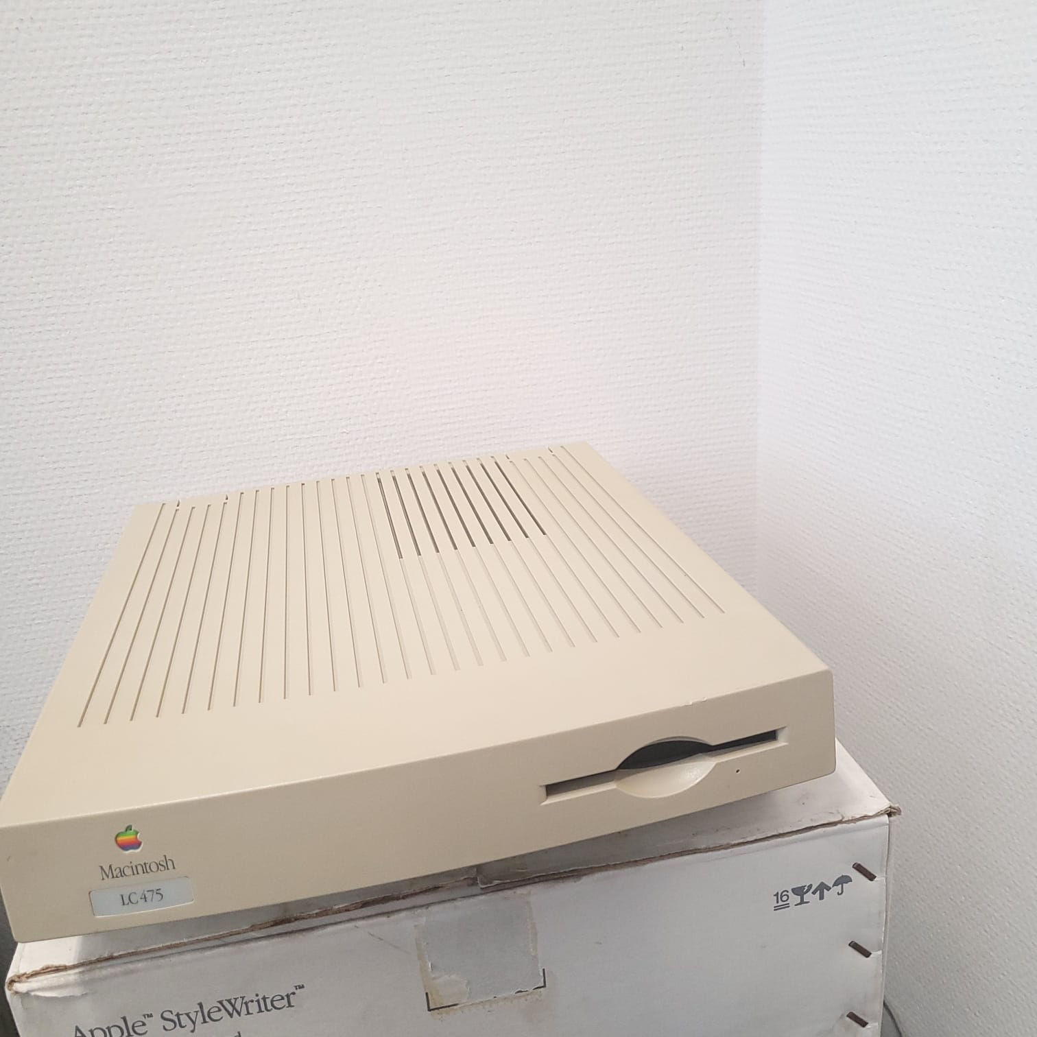 Apple MacIntosh LC475